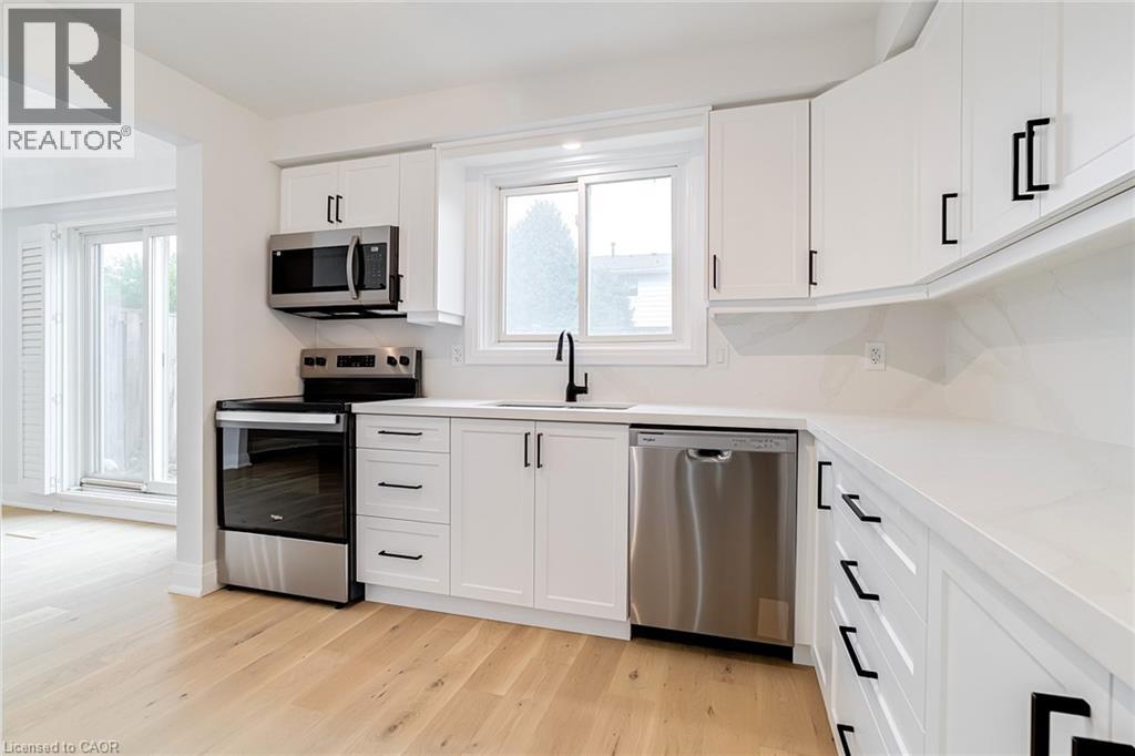 5475 LAKESHORE Road Unit# 4, Burlington, Ontario, L7L1E1 — Photo 9