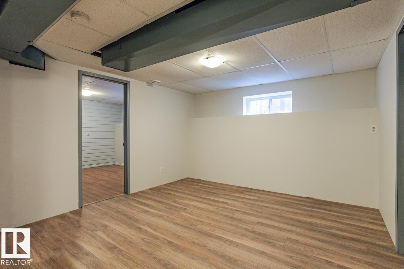 8736 76 AV NW, Edmonton