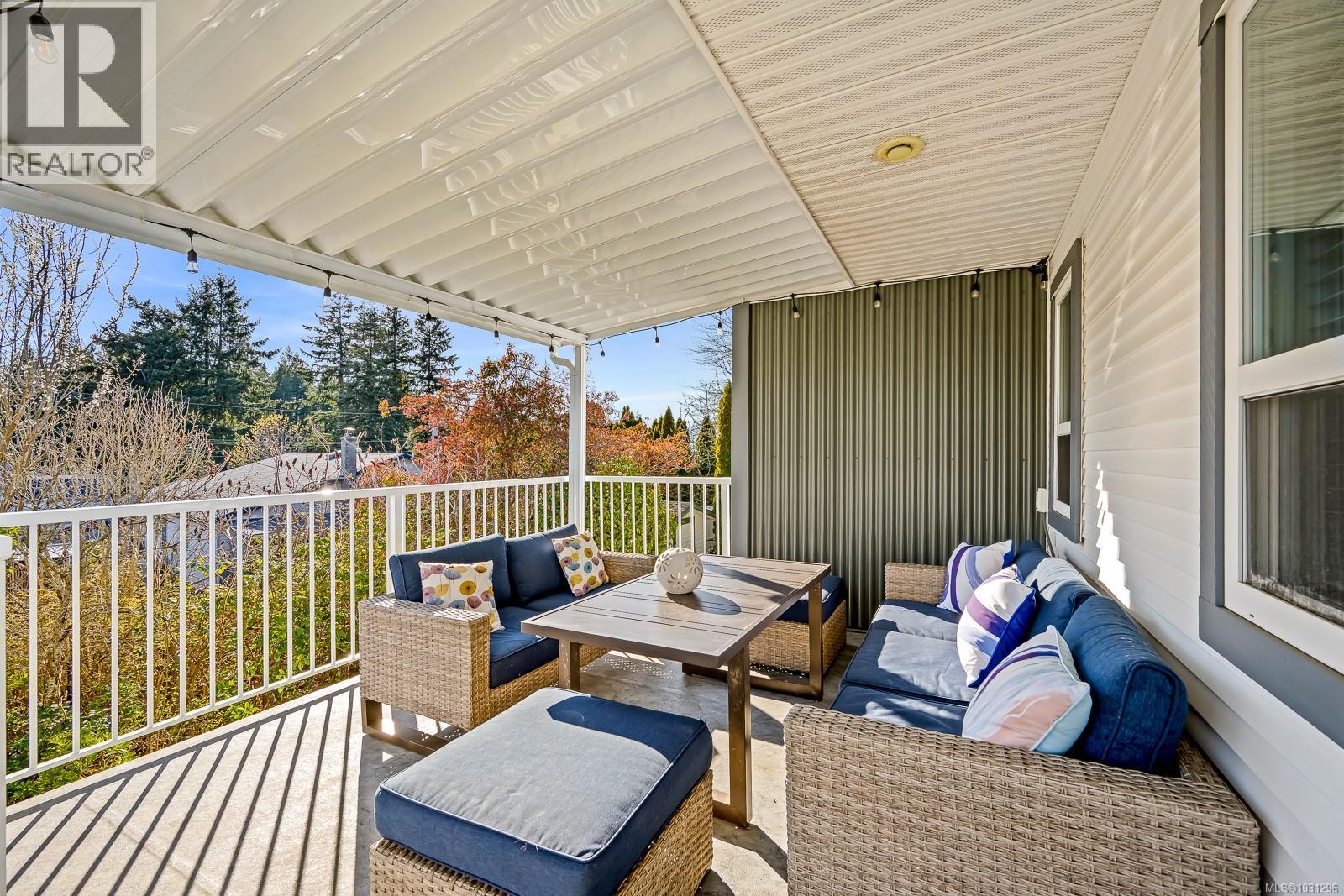 1103 View Pl, Courtenay