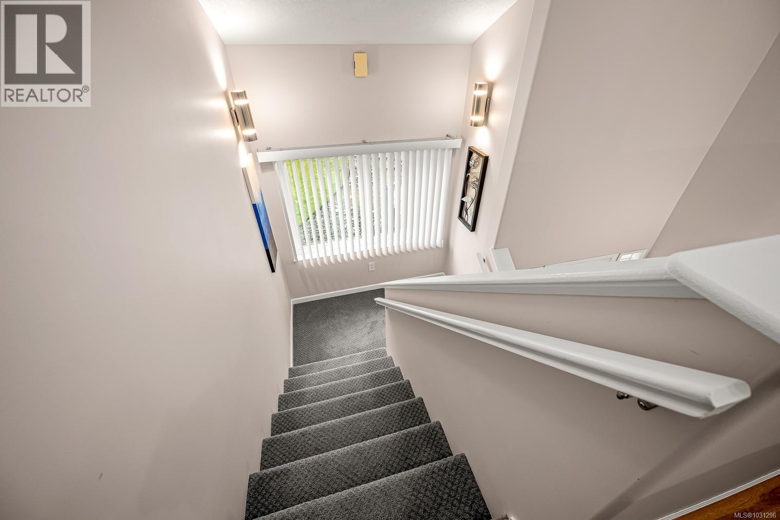 1103 View Pl, Courtenay