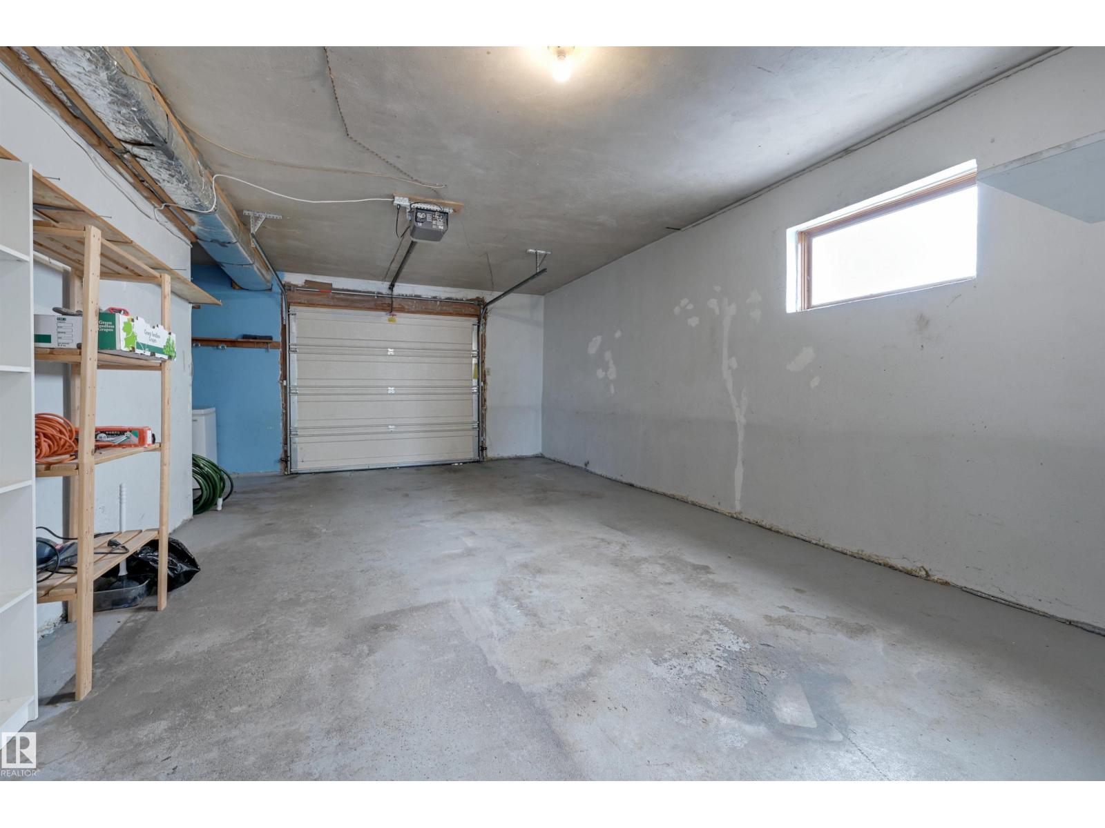 15914 92A AV NW, Edmonton