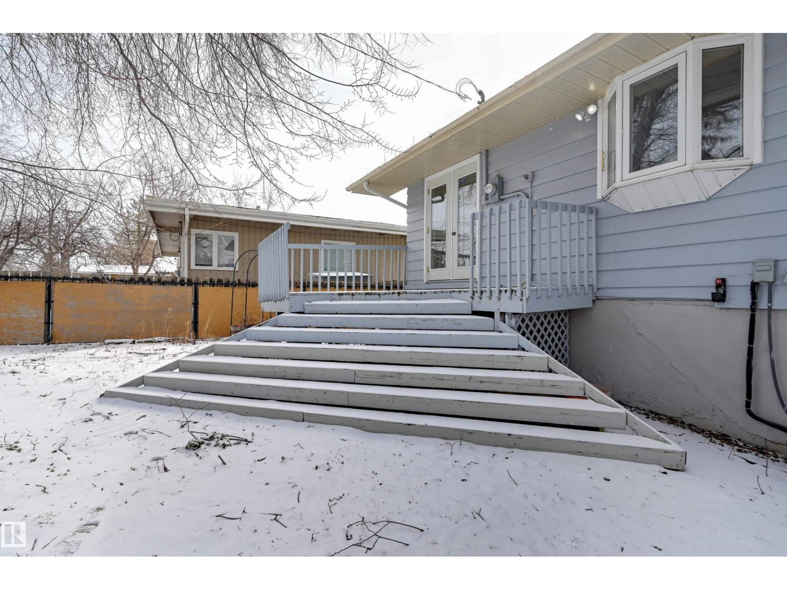 15914 92A AV NW, Edmonton