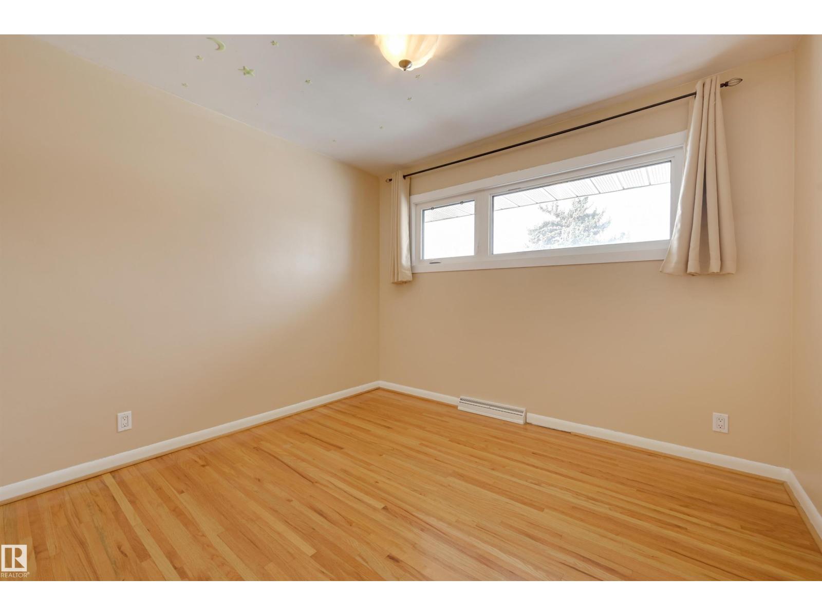 15914 92A AV NW, Edmonton