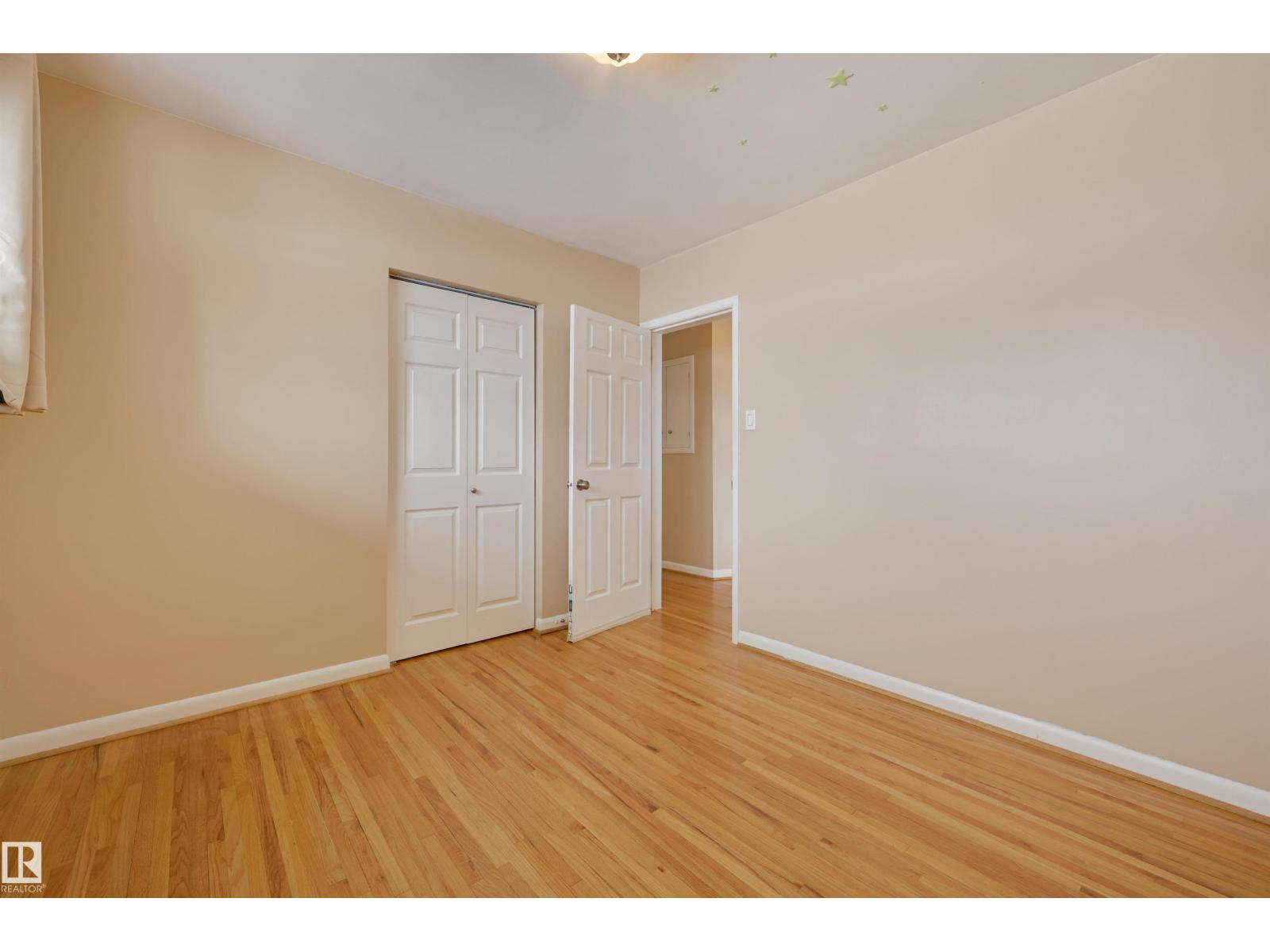 15914 92A AV NW, Edmonton