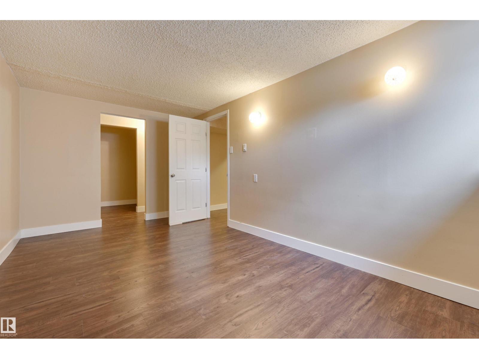 15914 92A AV NW, Edmonton