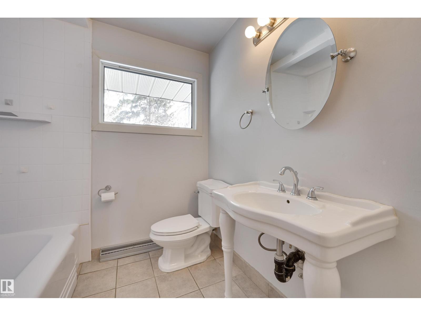 15914 92A AV NW, Edmonton