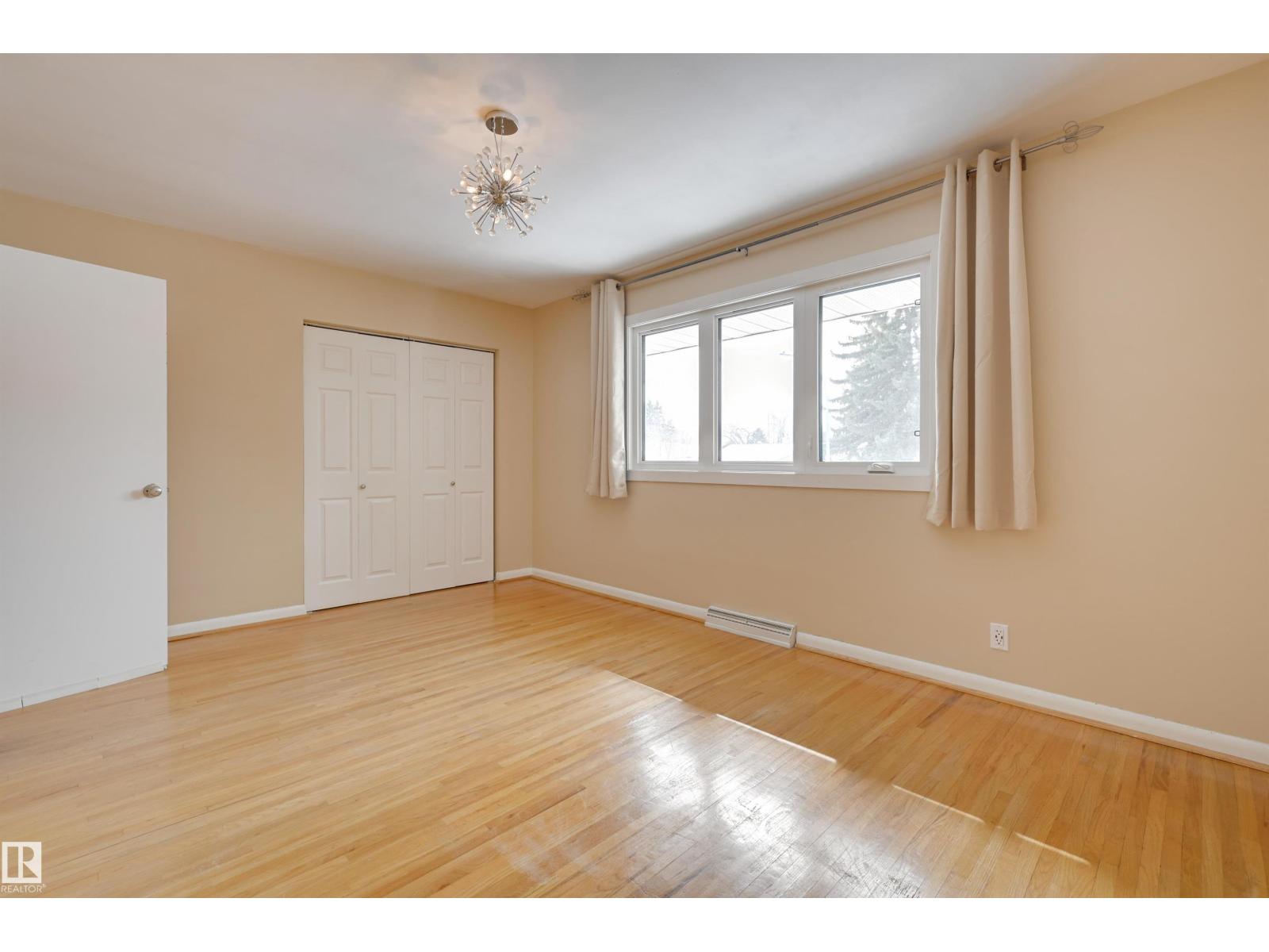 15914 92A AV NW, Edmonton