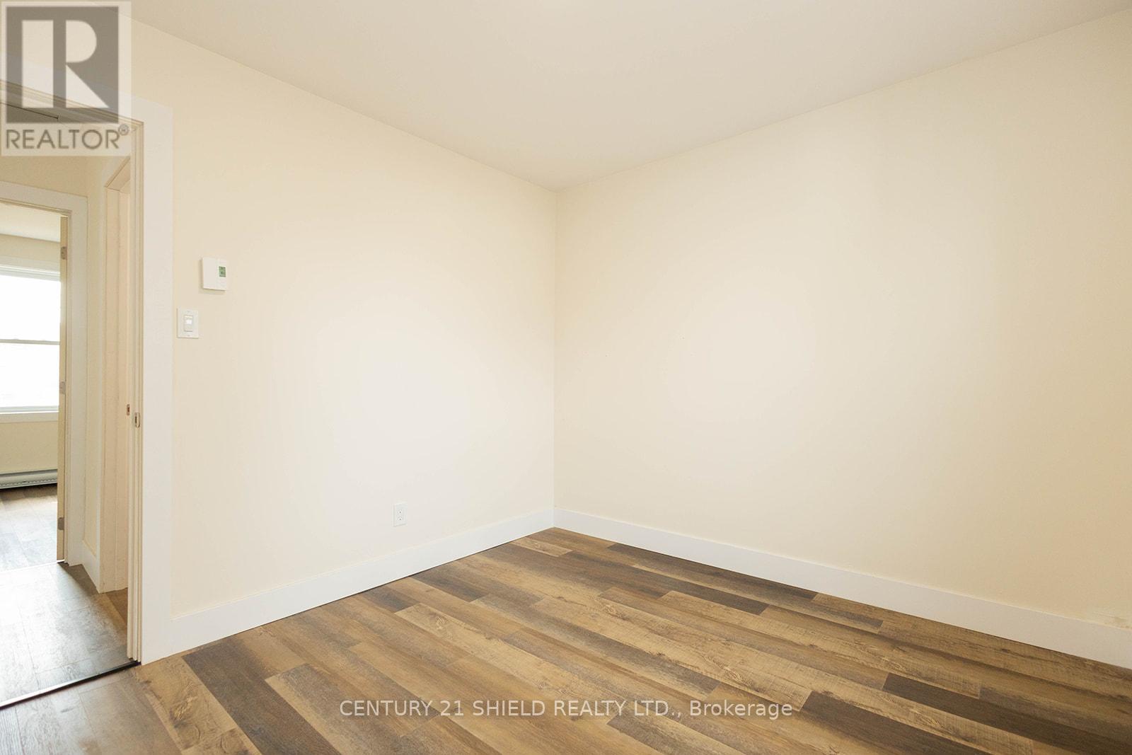 1008 SECOND STREET E - 18