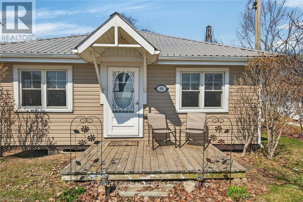 88 ERIE BOULEVARD - 28