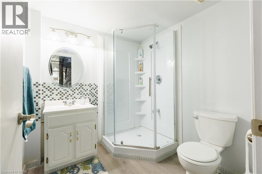 #5 1570 RICHMOND Street - 21