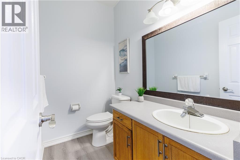 #5 1570 RICHMOND Street - 9