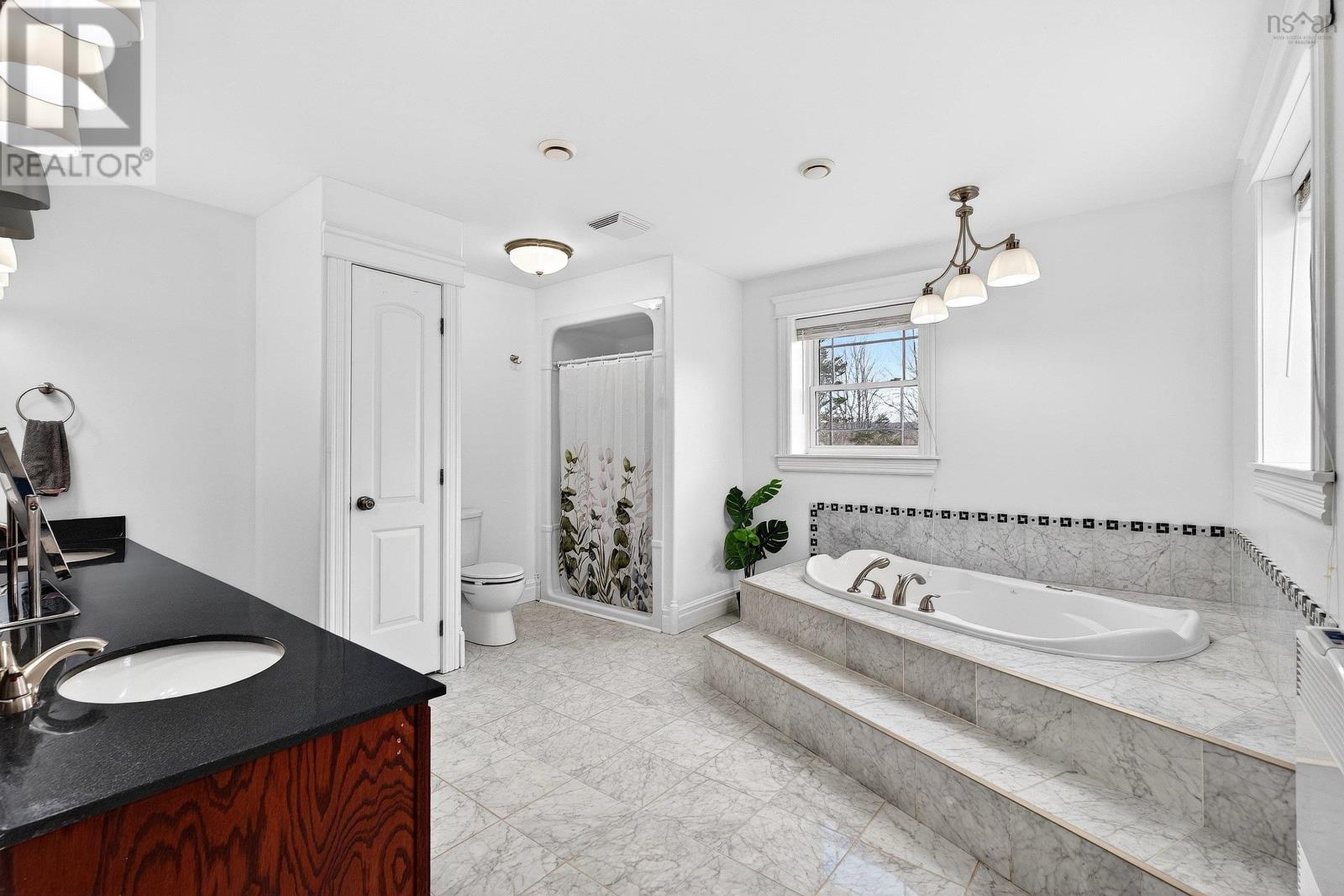 26 Cambridge Drive - 27