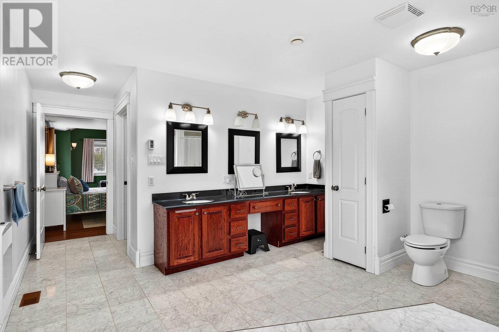 26 Cambridge Drive - 28