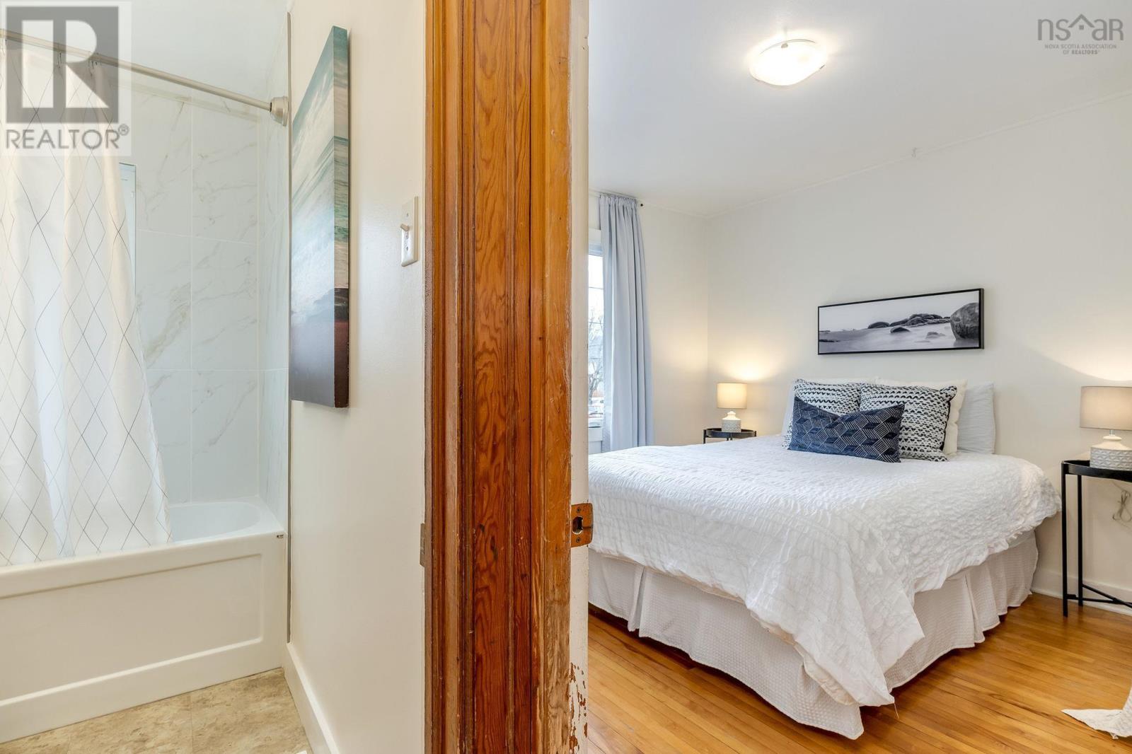 Property 18 of 38 of 207 Victoria Road