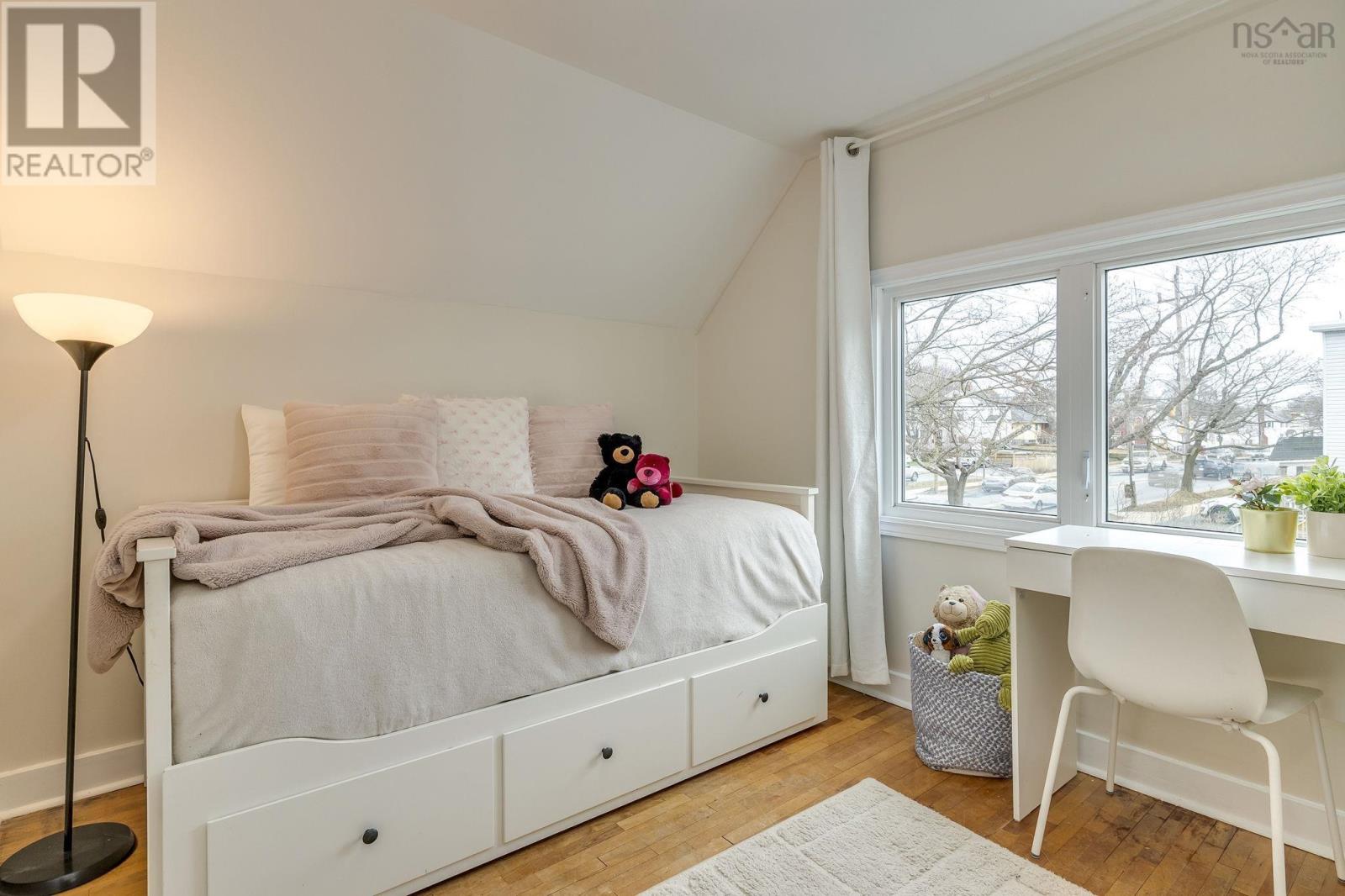 Property 22 of 38 of 207 Victoria Road