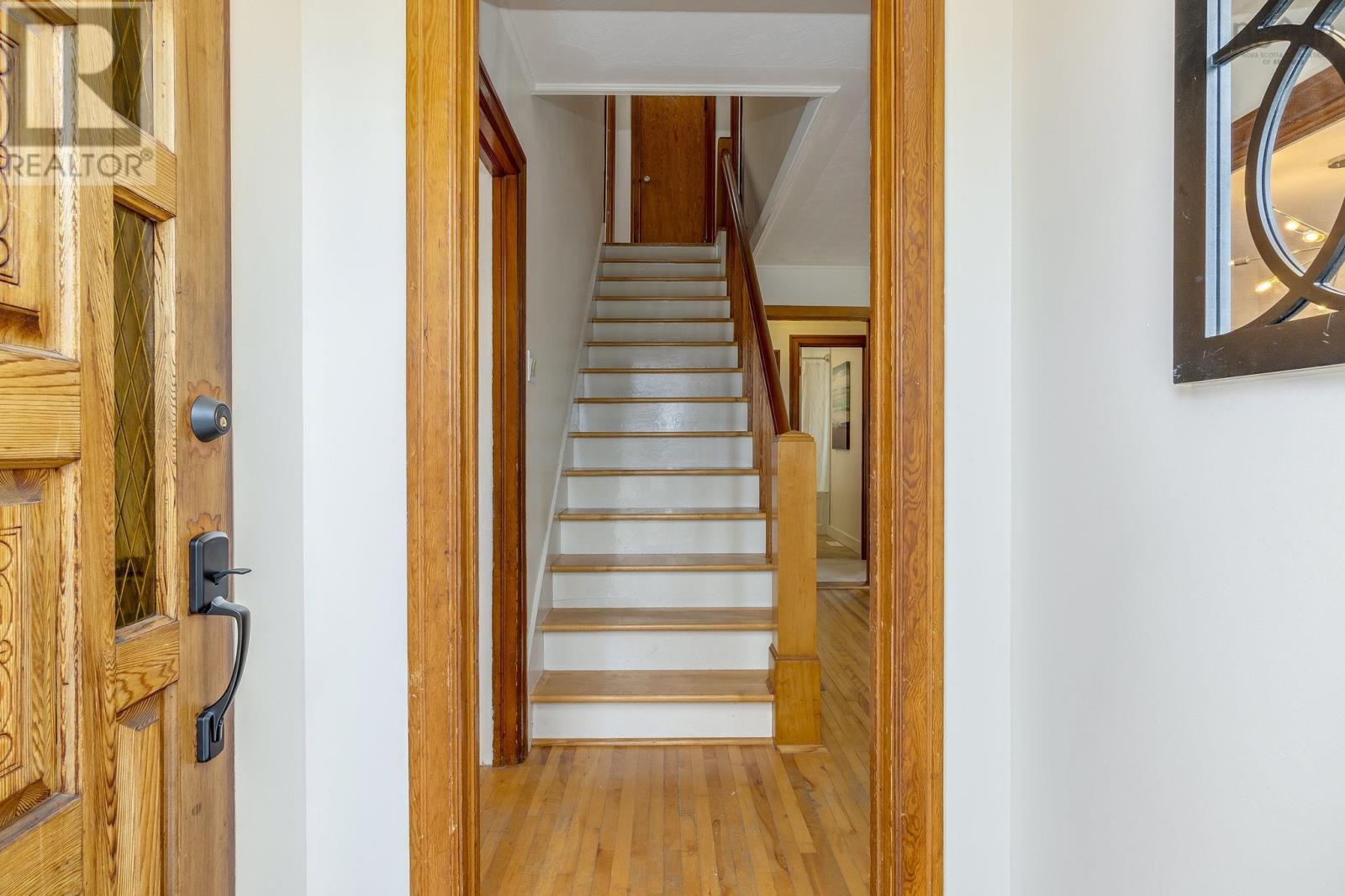 Property 3 of 38 of 207 Victoria Road