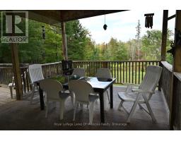 Kitchen - 2411 Hwy. 118 E. Highway, Bracebridge, ON P1L1X1 Photo 6