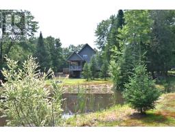Den - 2411 Hwy. 118 E. Highway, Bracebridge, ON P1L1X1 Photo 7