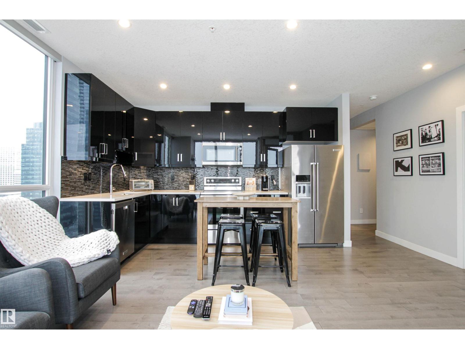 #2003 10238 103 ST NW, Edmonton