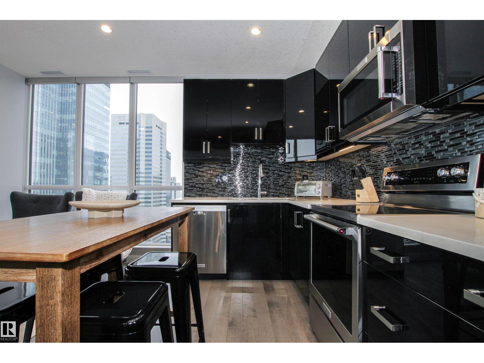 #2003 10238 103 ST NW, Edmonton