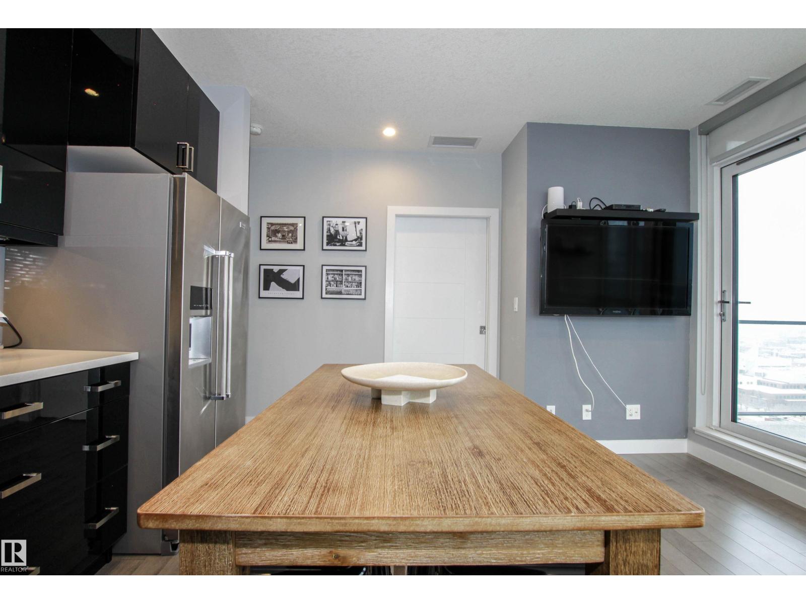 #2003 10238 103 ST NW, Edmonton