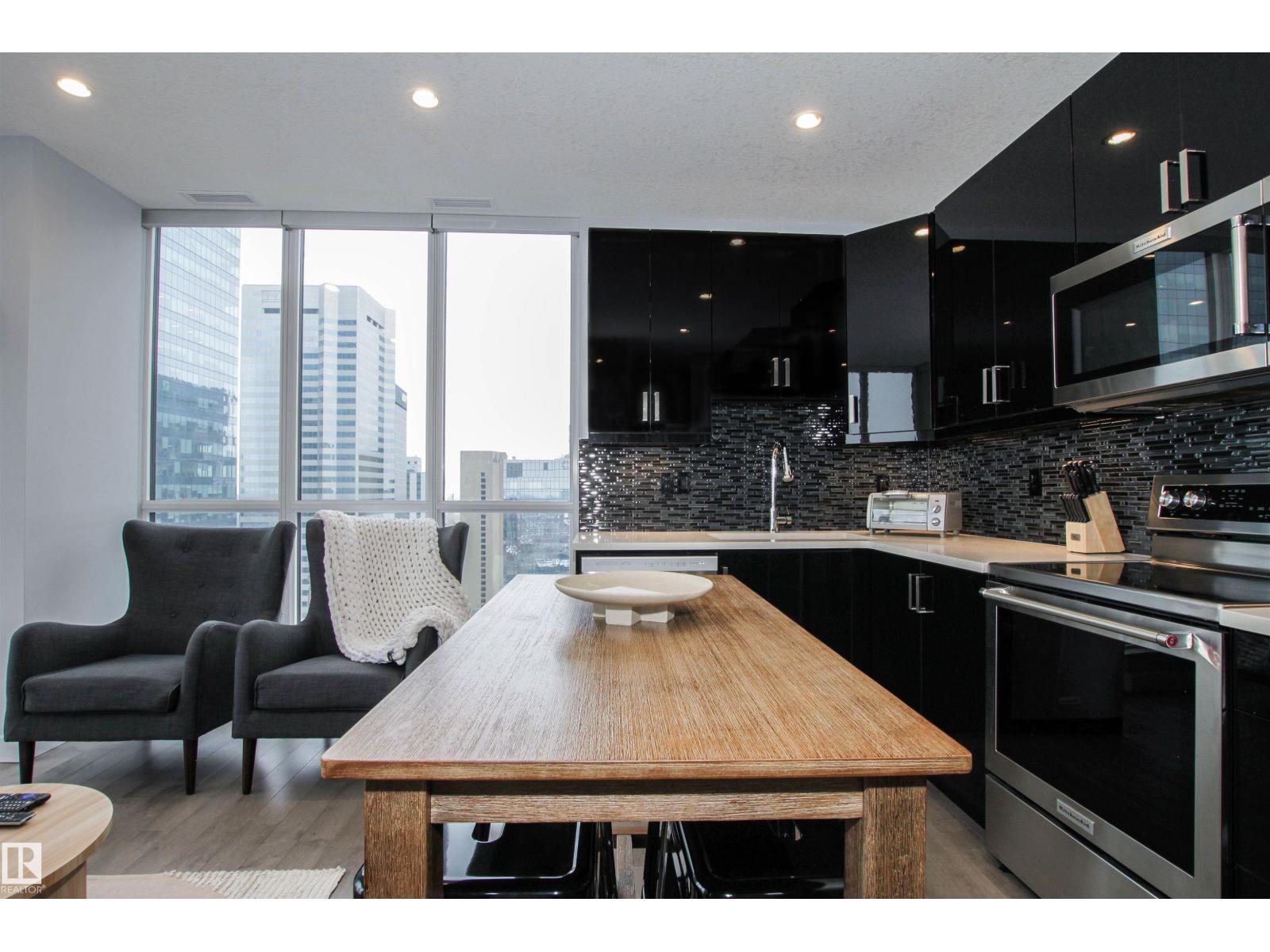 #2003 10238 103 ST NW, Edmonton