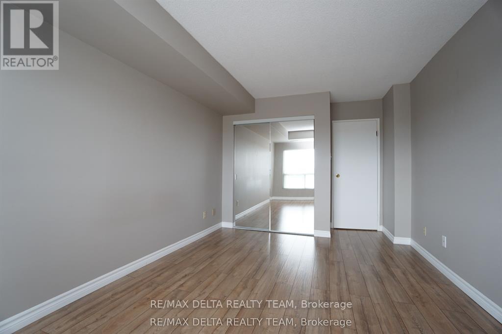 1506 - 545 ST LAURENT BOULEVARD — photo 14