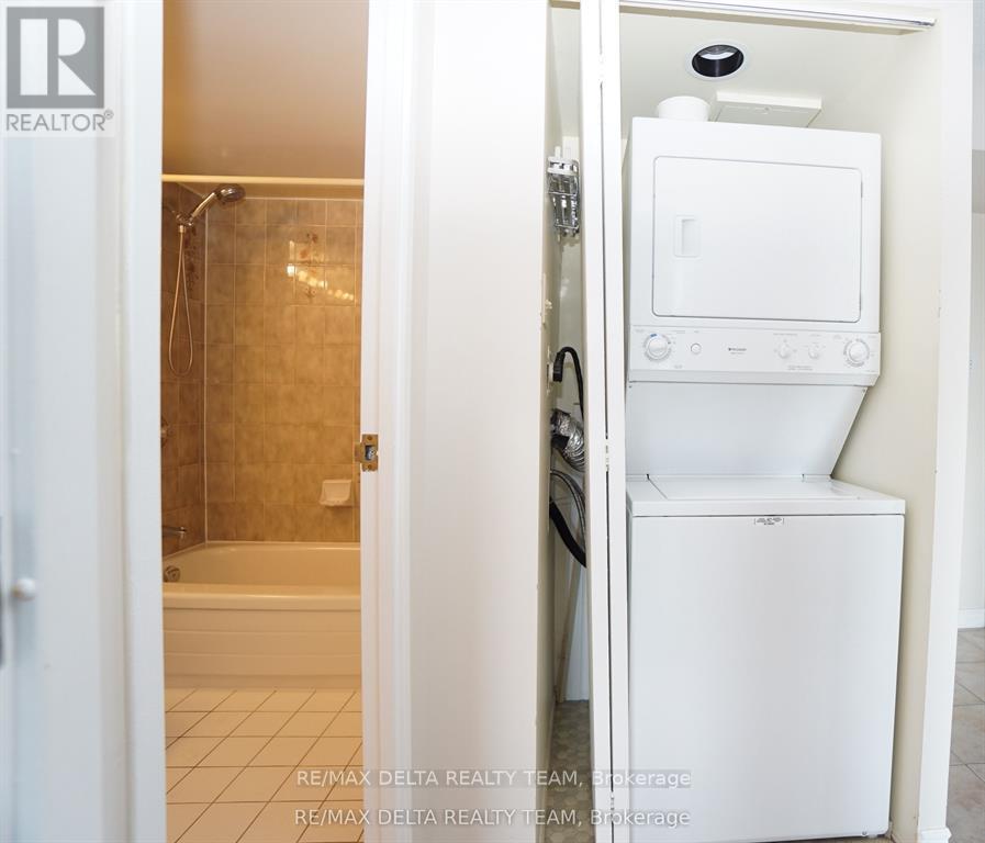 1506 - 545 ST LAURENT BOULEVARD — photo 15