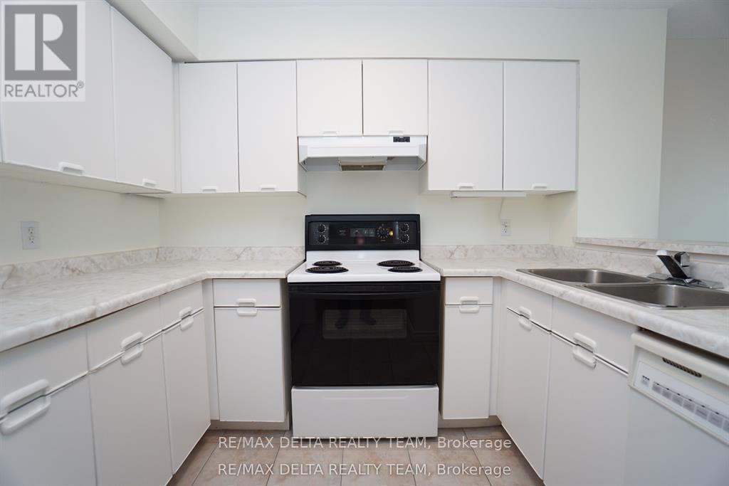 1506 - 545 ST LAURENT BOULEVARD — photo 8