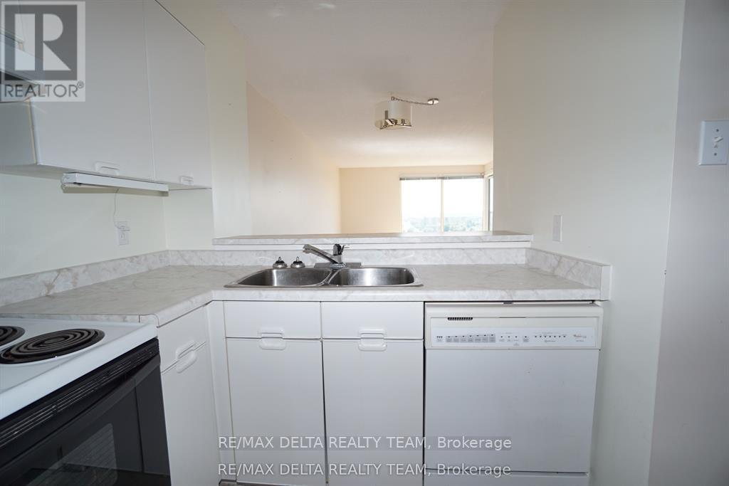 1506 - 545 ST LAURENT BOULEVARD — photo 9
