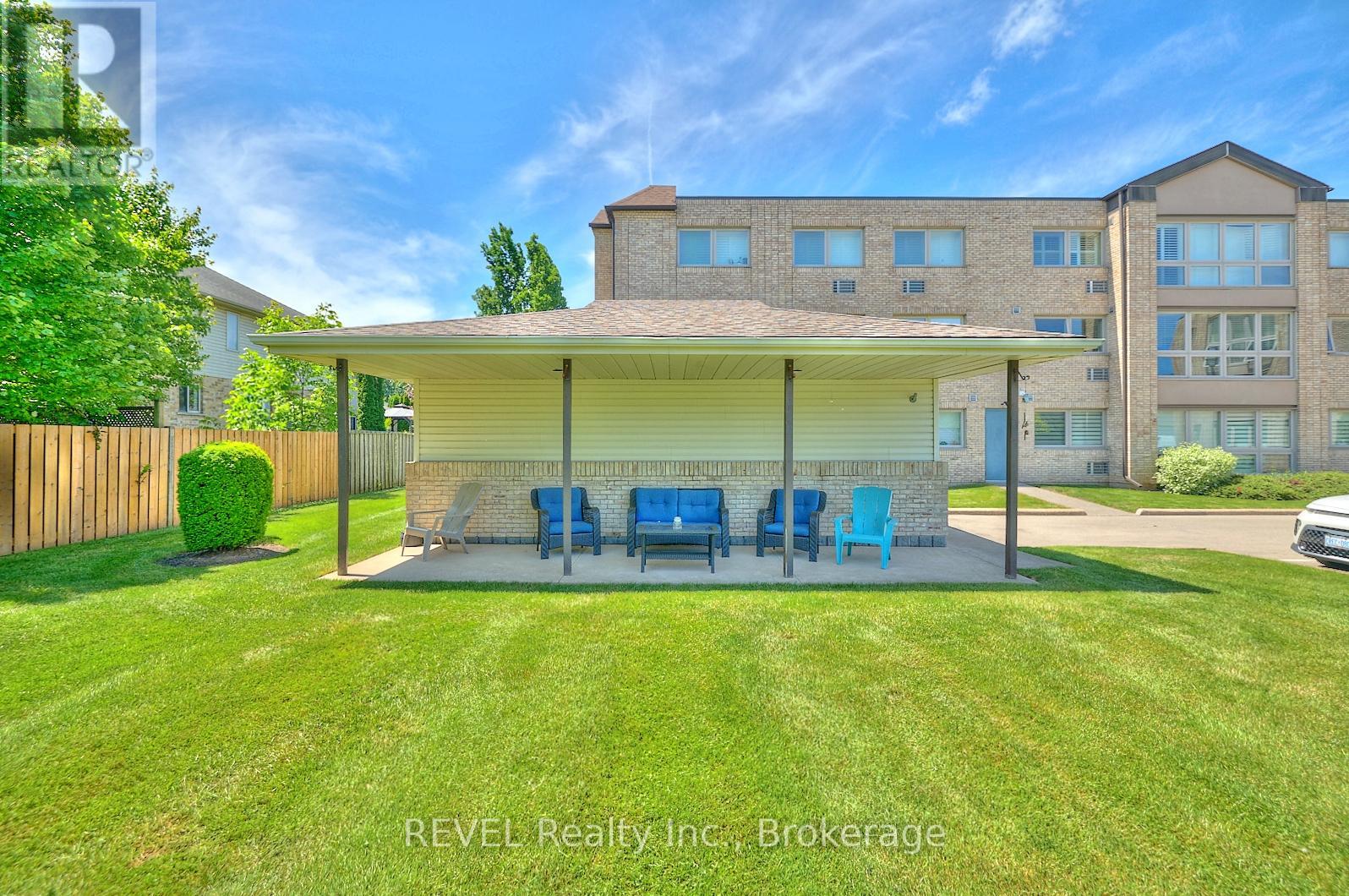 #301 3364 MONTROSE ROAD - 23