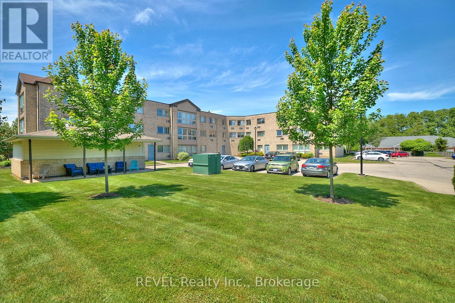 #301 3364 MONTROSE ROAD - 24