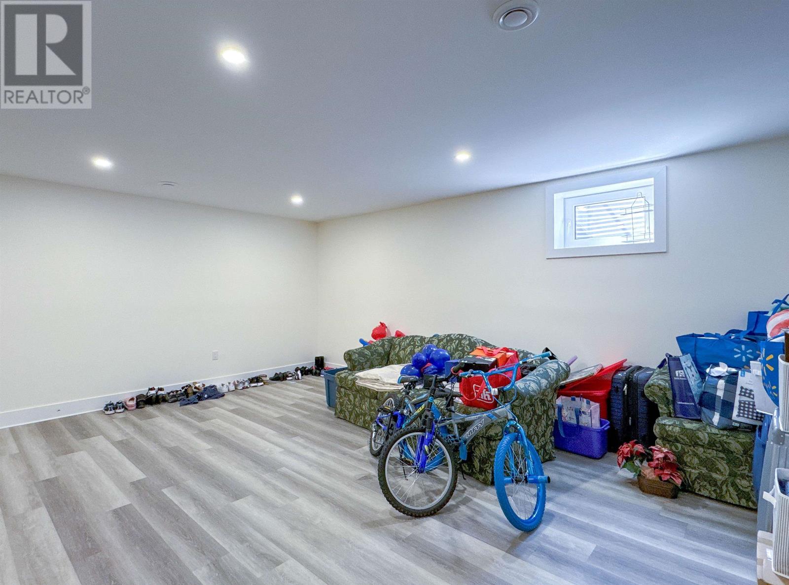 2 Enderis Lane - 23