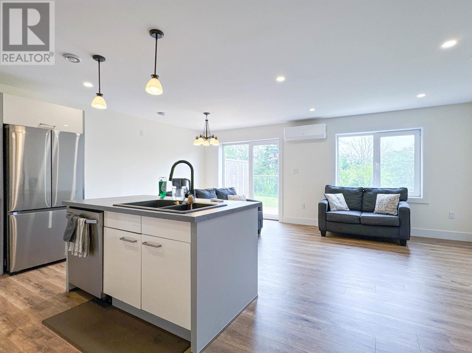 14 Enderis Lane - 11