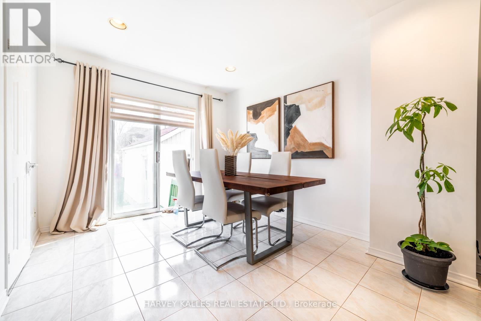 139 KINGSDALE AVENUE - 13