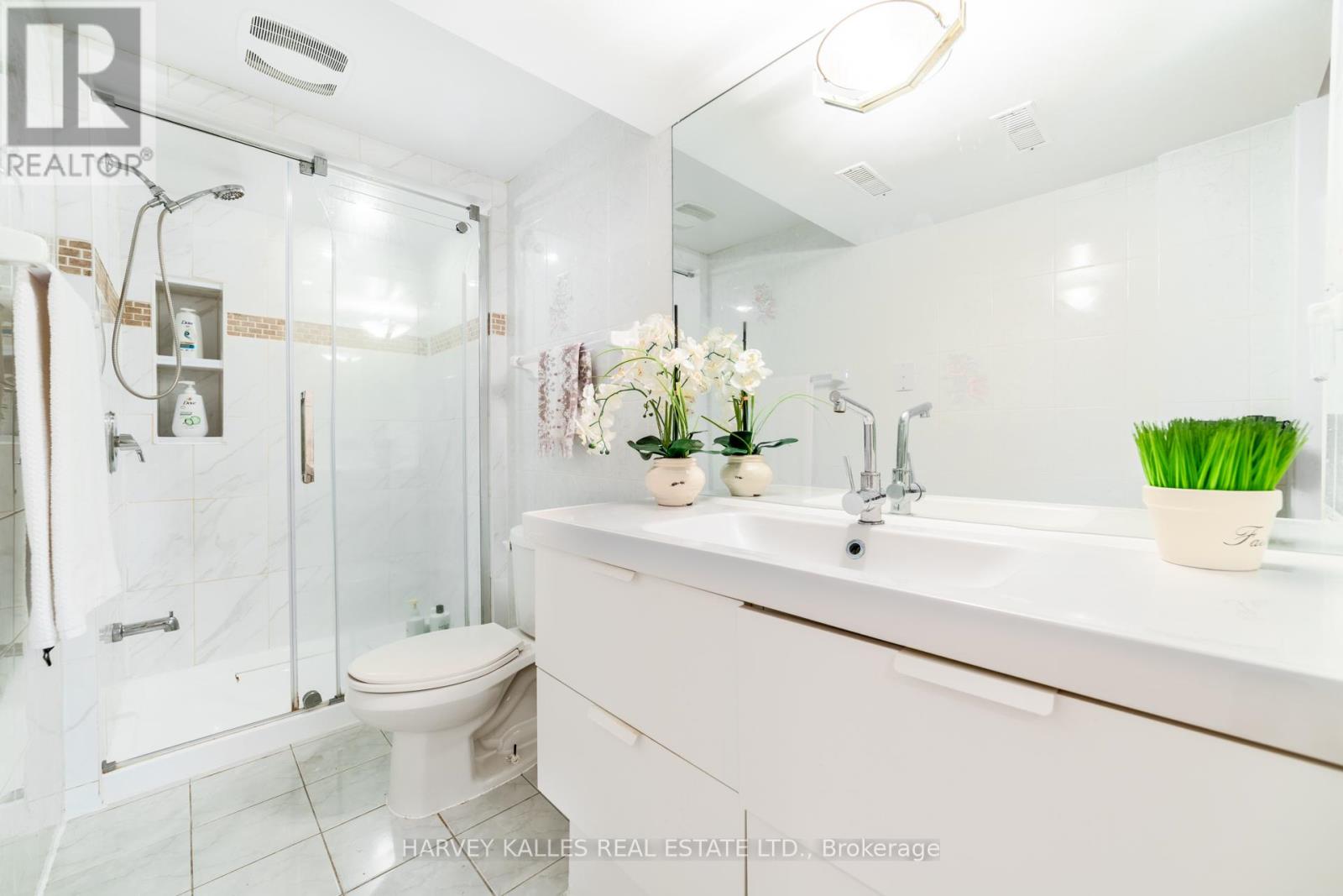 139 KINGSDALE AVENUE - 21