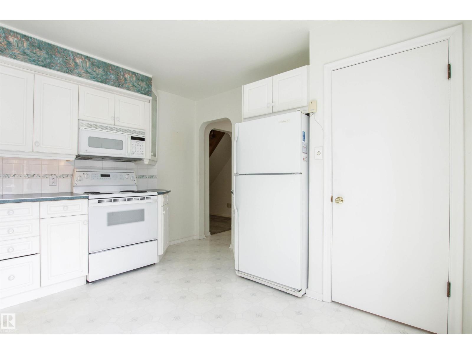 9539 88 AV NW, Edmonton