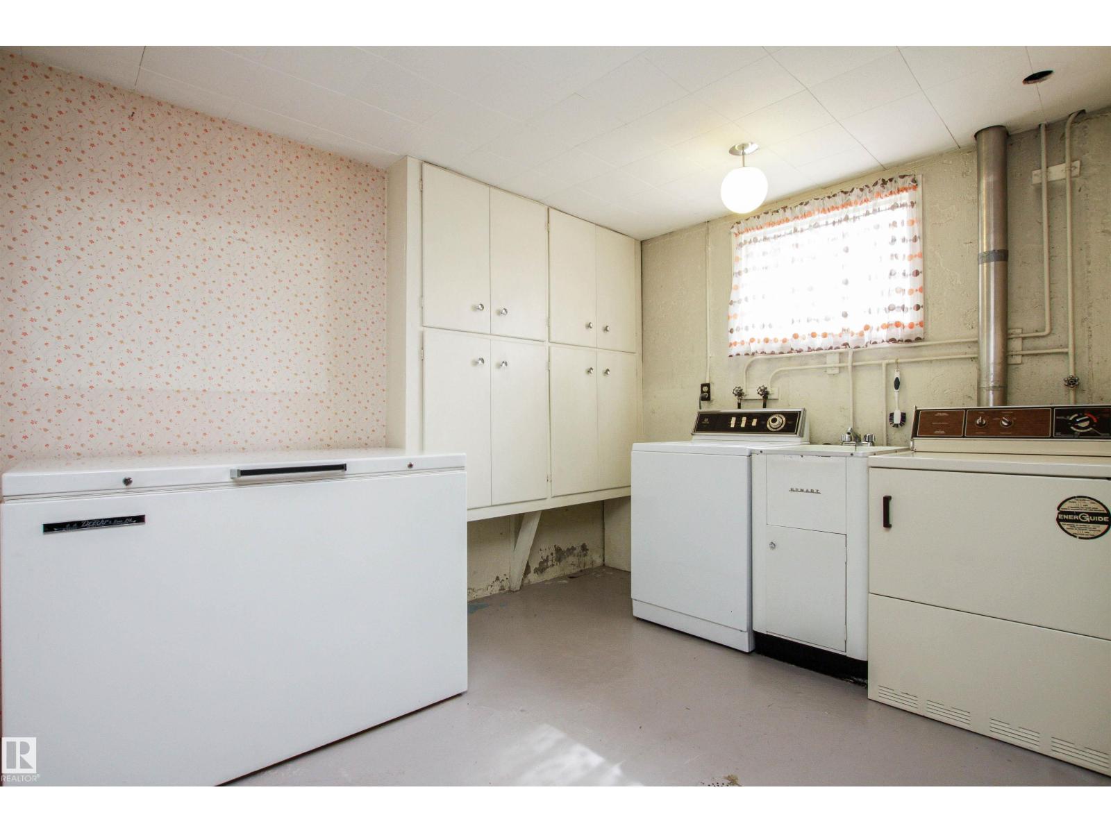 9539 88 AV NW, Edmonton