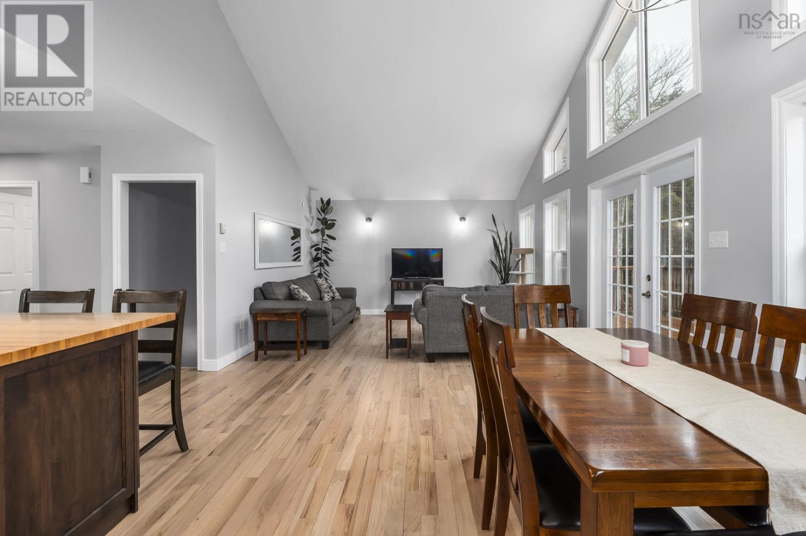 Property 14 of 43 of 60 Frenchmans Road