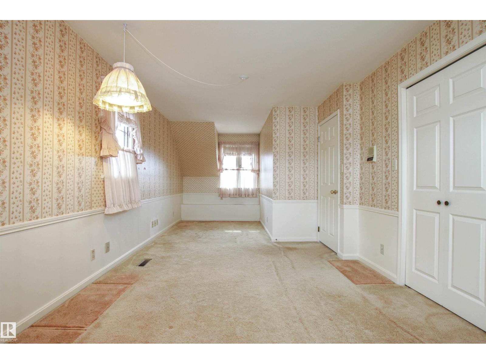 9539 88 AV NW, Edmonton