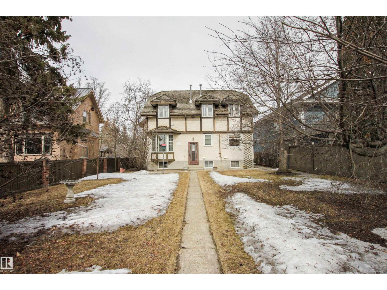 9539 88 AV NW, Edmonton