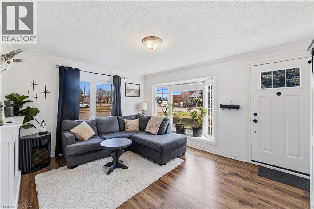 1378 UPPER WELLINGTON Street, Hamilton, Ontario, L9A3S9 — Photo 4