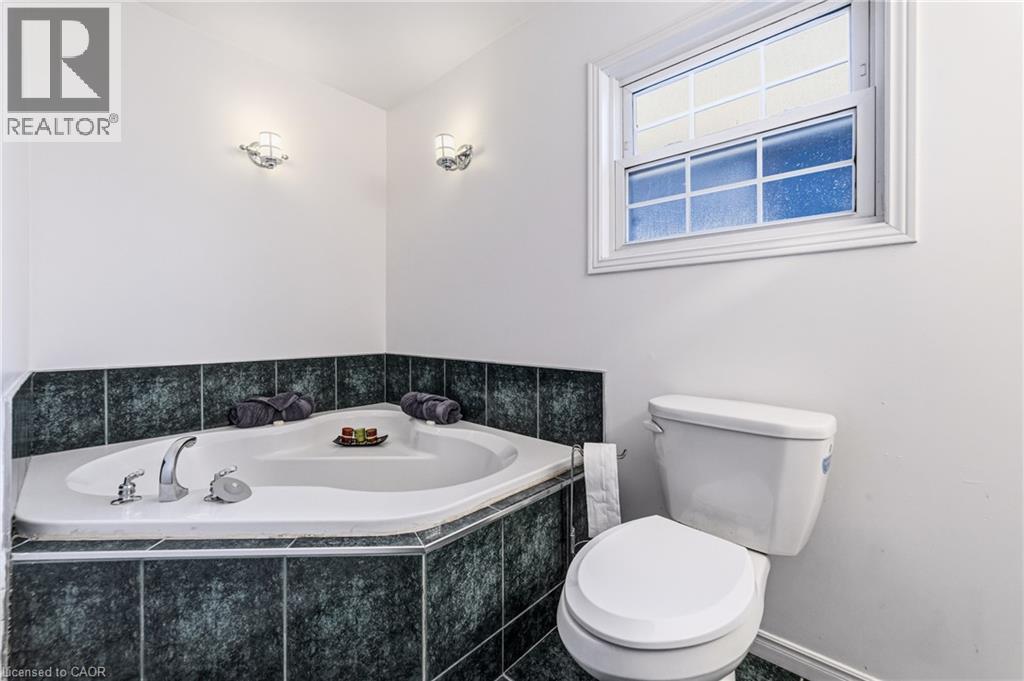 1378 UPPER WELLINGTON Street, Hamilton, Ontario, L9A3S9 — Photo 23