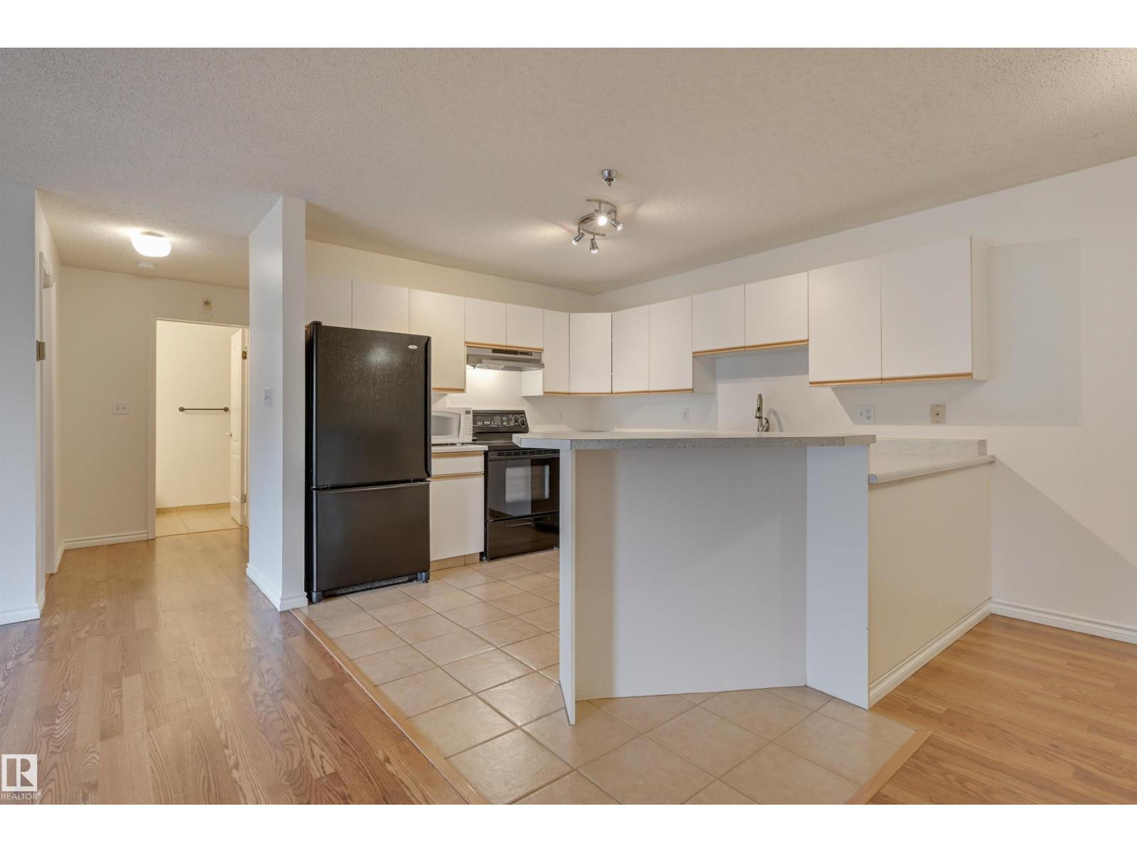 #106 11915 106 AV NW, Edmonton