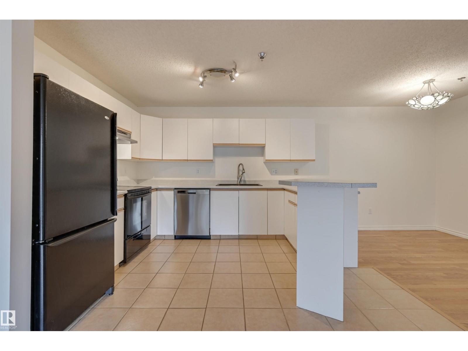 #106 11915 106 AV NW, Edmonton