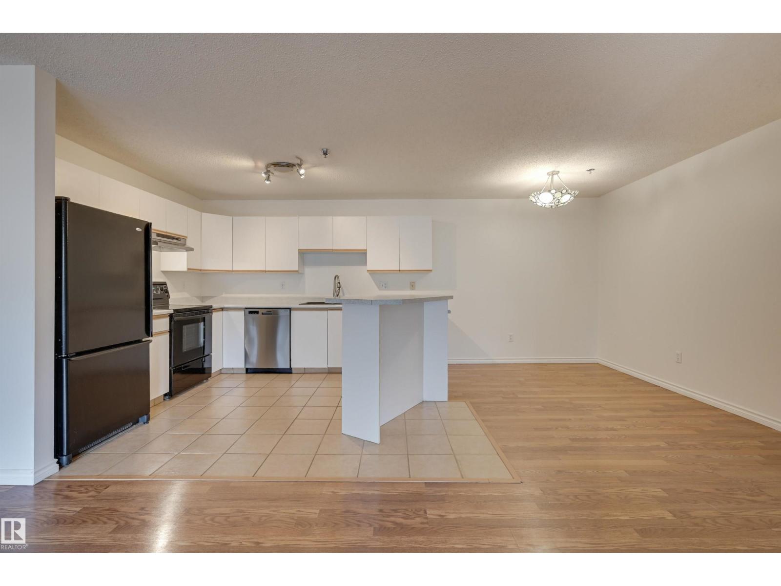 #106 11915 106 AV NW, Edmonton