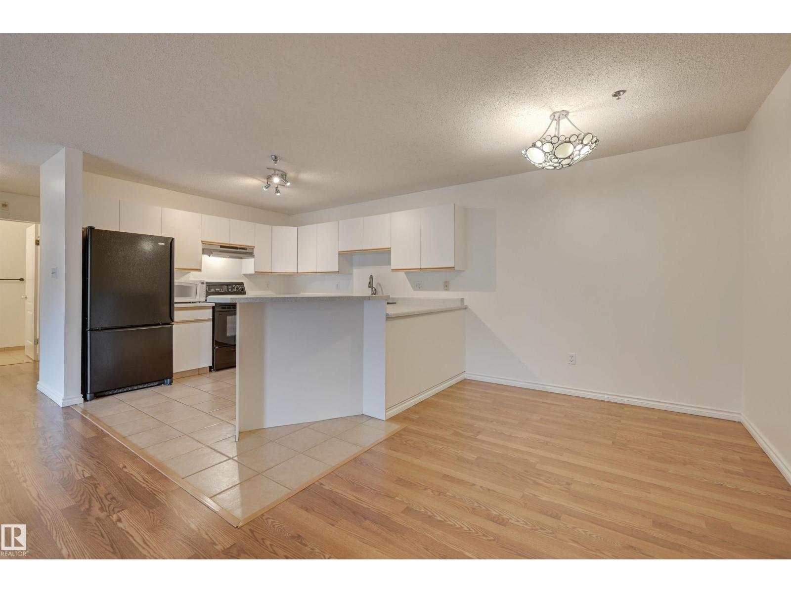 #106 11915 106 AV NW, Edmonton