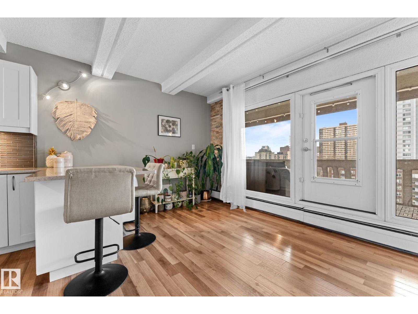 #1911 9918 101 ST NW, Edmonton