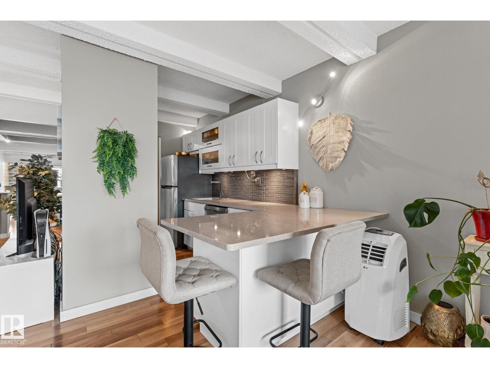 #1911 9918 101 ST NW, Edmonton