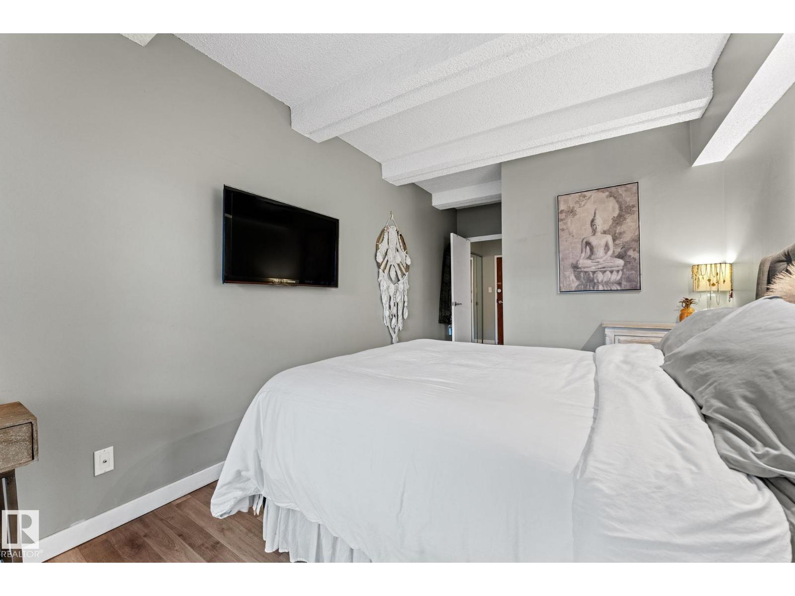 #1911 9918 101 ST NW, Edmonton